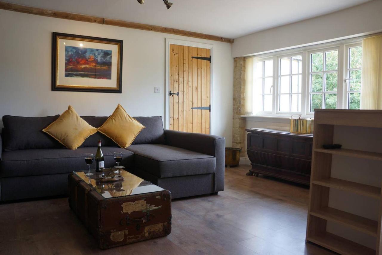 Crucis Park Estate Βίλα Cirencester Εξωτερικό φωτογραφία